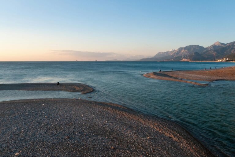 The Last Time the U.S. Had Two Carriers in the Gulf Simultaneously Was 2003. - Featured image
